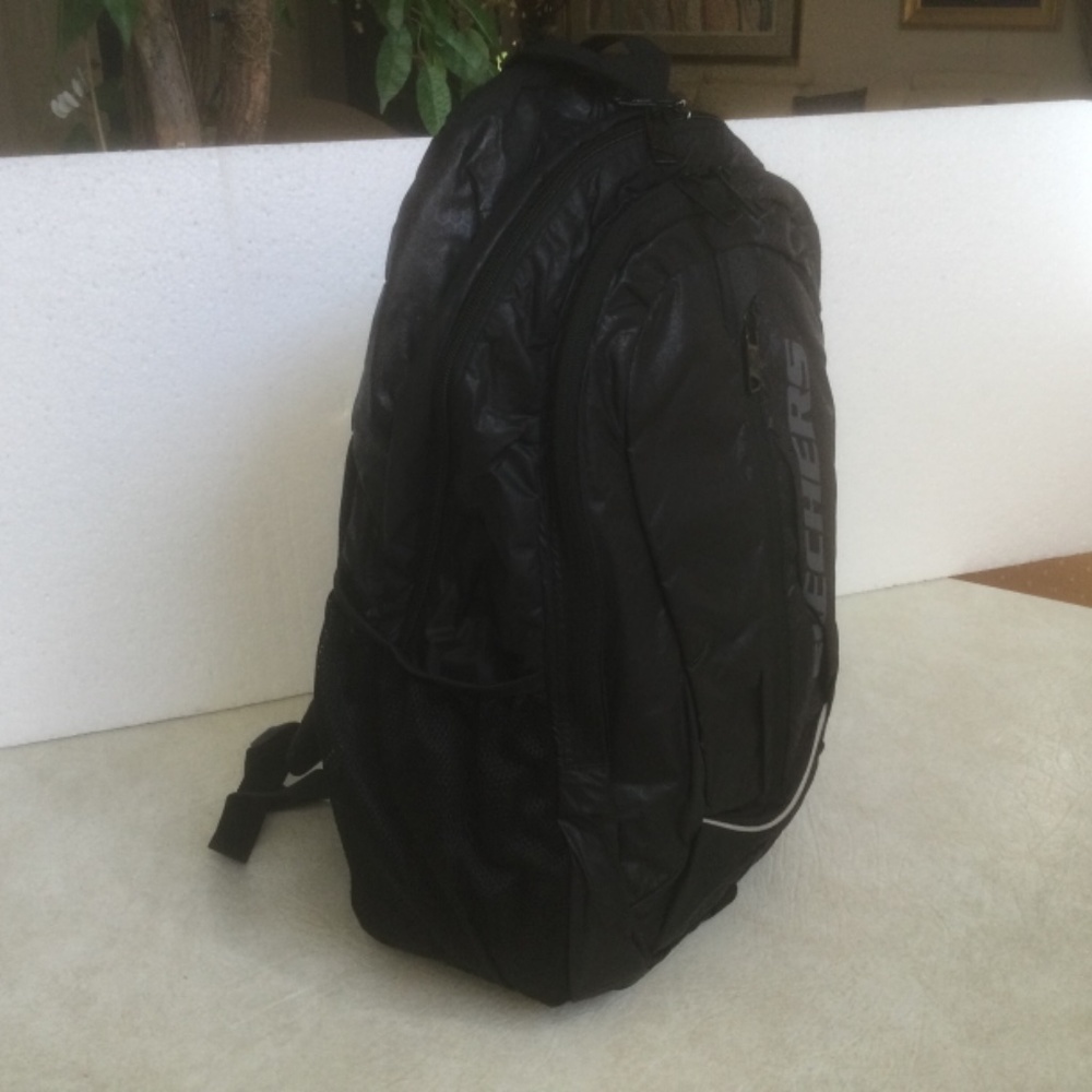 Backpack - Picture 3 of 4